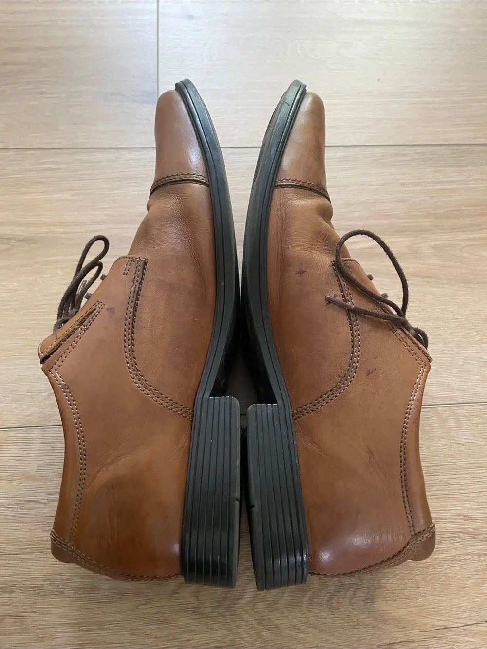 Clarks Men’s 9.5 Tan Leather Cap-Toe Derby Oxfords Dress Work Casual Suit #0023